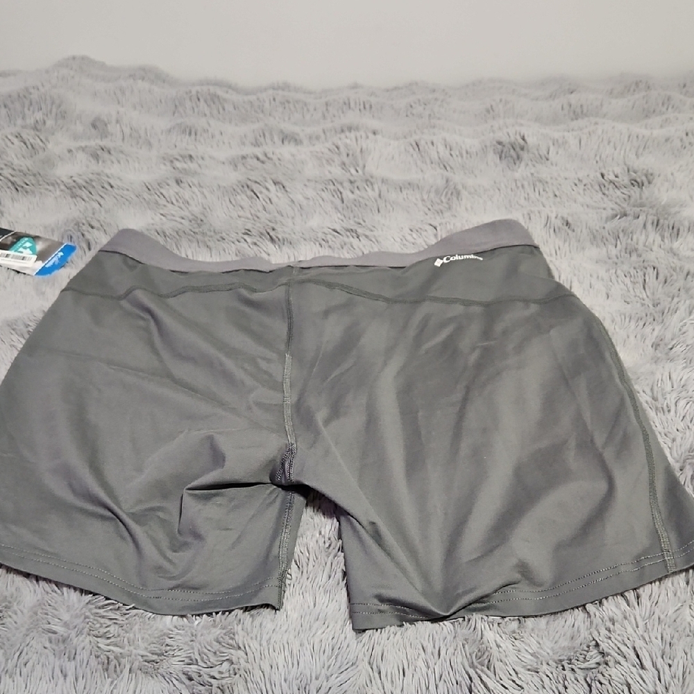 NWT Columbia Women's Athletic Gray Shorts - Picture 4 of 4